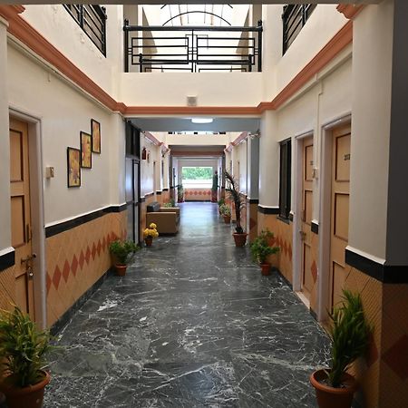 Hotel Sai Yatri Trimbak Bagian luar foto