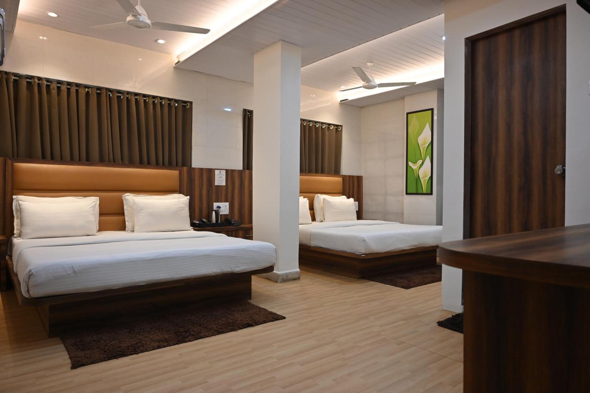 Hotel Sai Yatri Trimbak Bagian luar foto