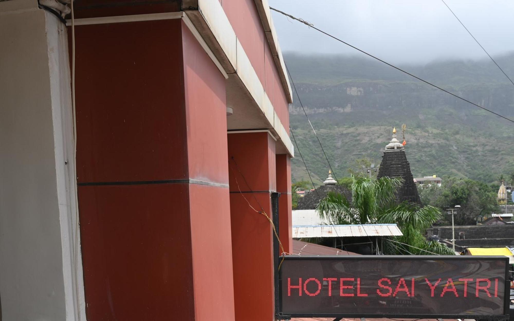 Hotel Sai Yatri Trimbak Bagian luar foto