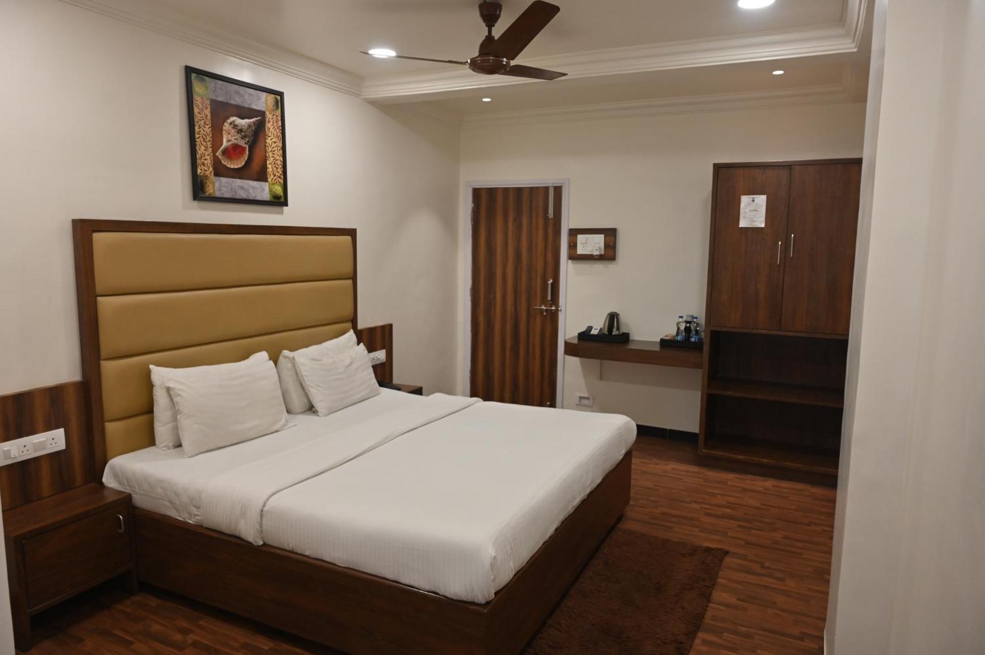 Hotel Sai Yatri Trimbak Bagian luar foto