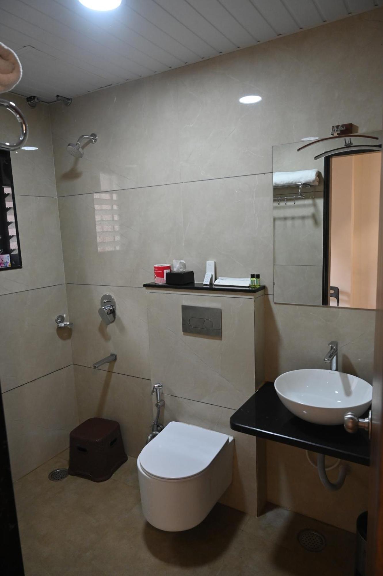 Hotel Sai Yatri Trimbak Bagian luar foto