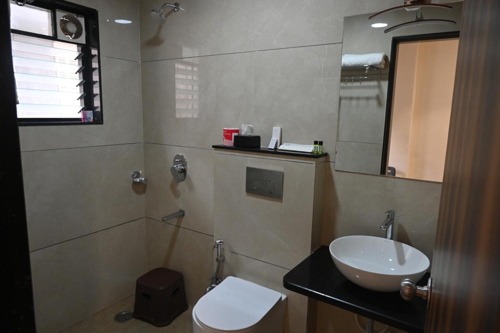 Hotel Sai Yatri Trimbak Bagian luar foto