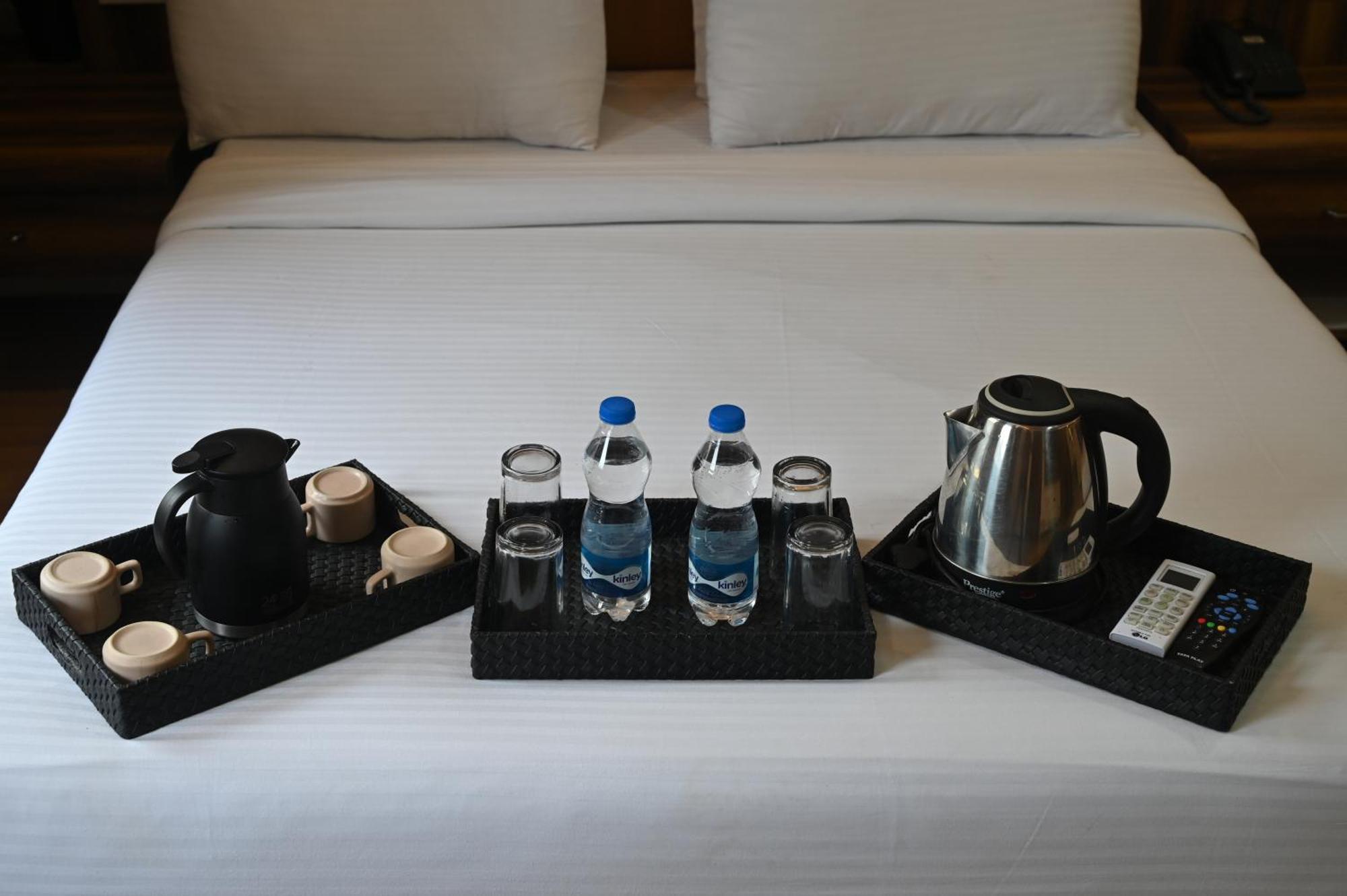 Hotel Sai Yatri Trimbak Bagian luar foto
