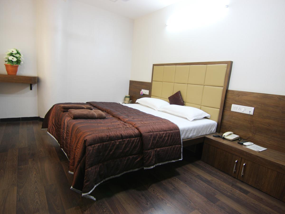 Hotel Sai Yatri Trimbak Bagian luar foto