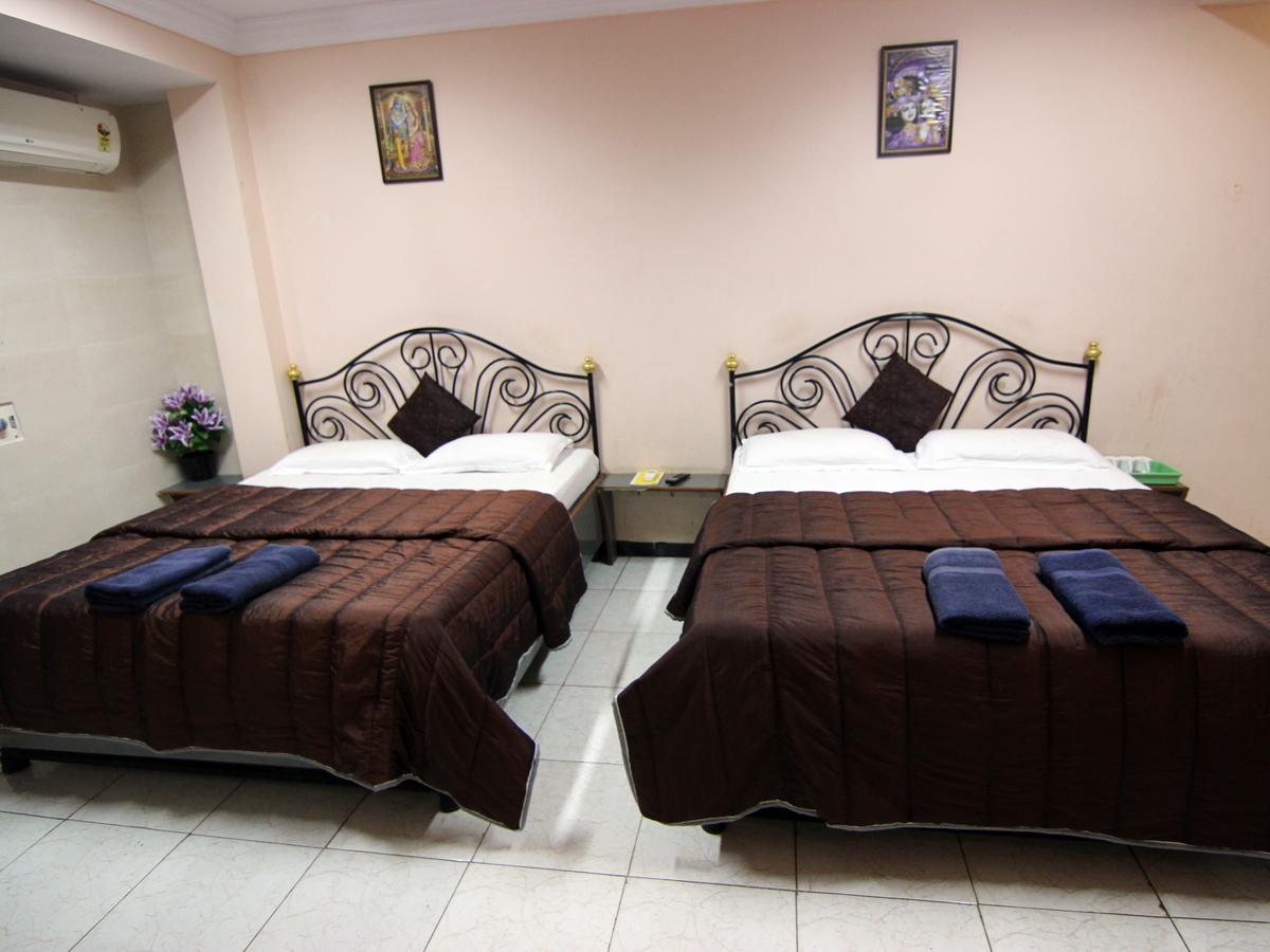 Hotel Sai Yatri Trimbak Bagian luar foto