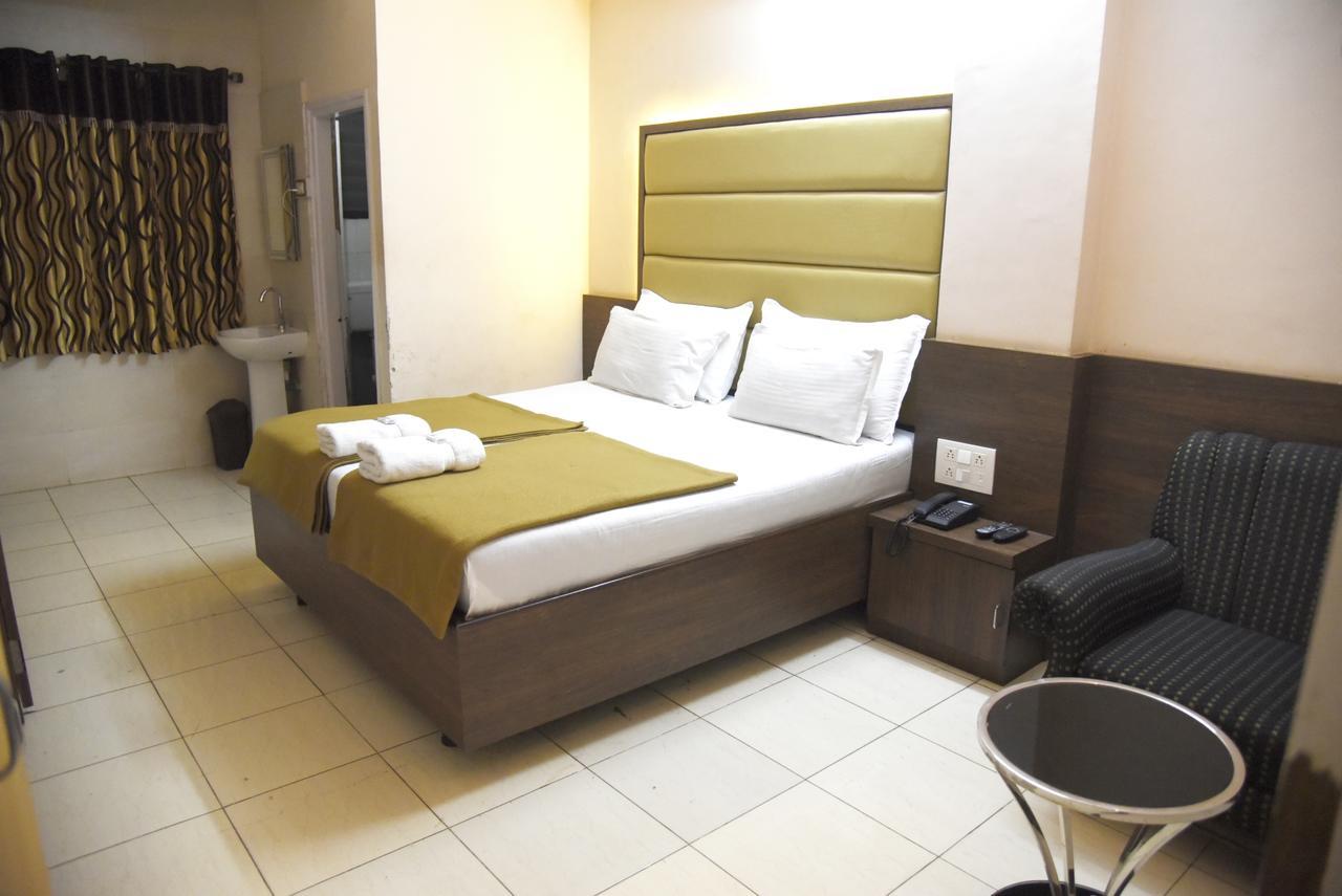 Hotel Sai Yatri Trimbak Bagian luar foto