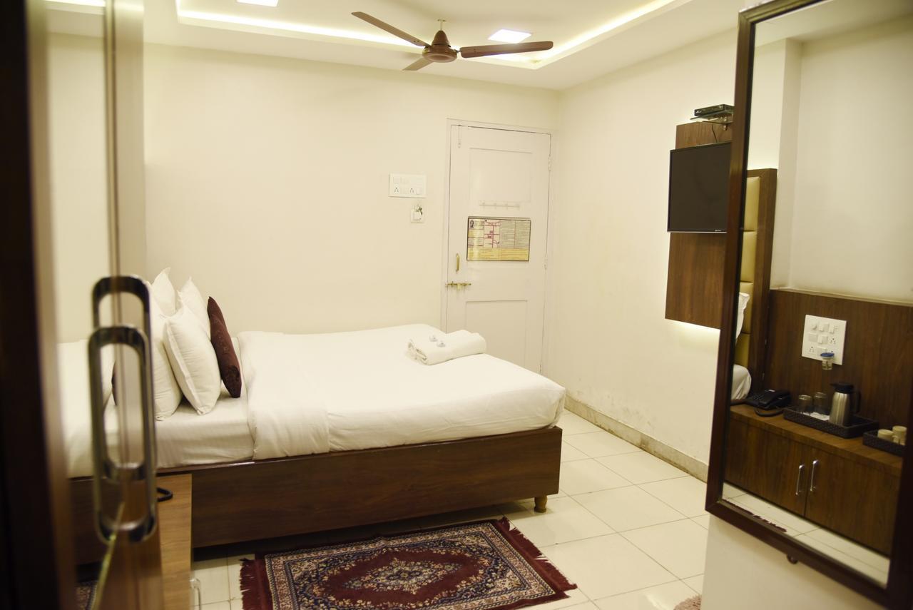 Hotel Sai Yatri Trimbak Bagian luar foto