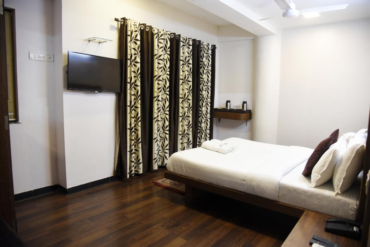 Hotel Sai Yatri Trimbak Bagian luar foto