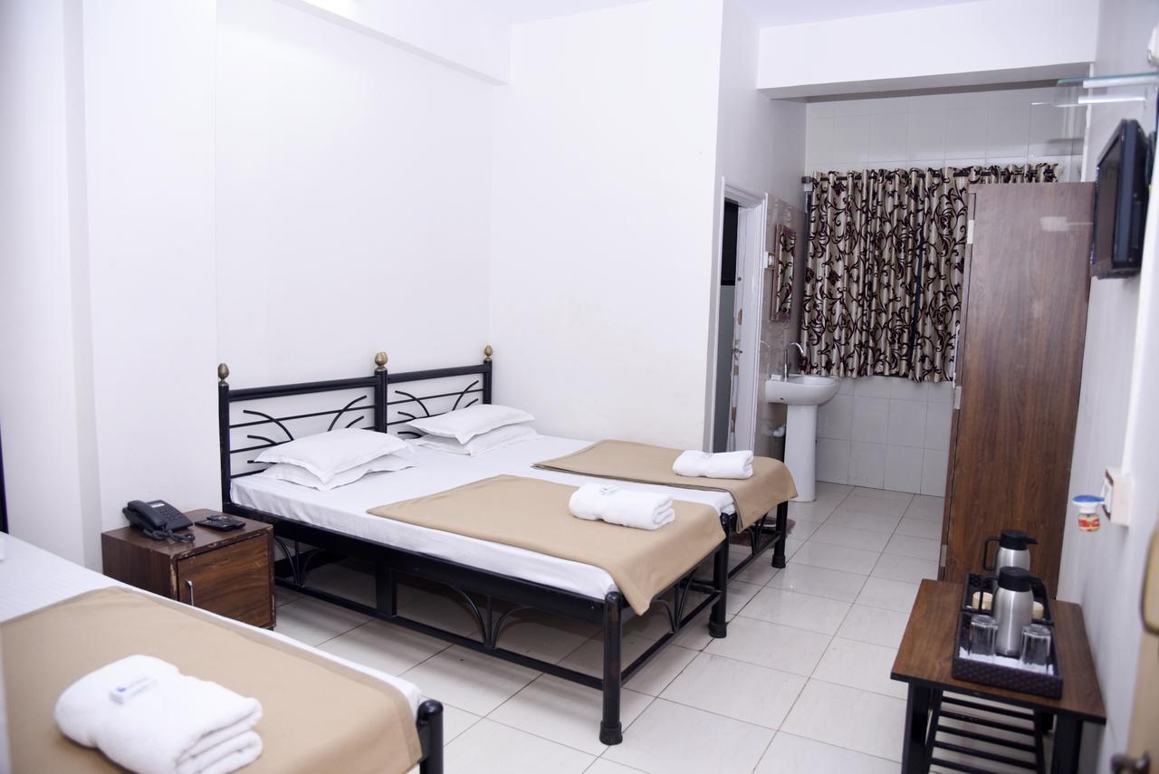 Hotel Sai Yatri Trimbak Bagian luar foto